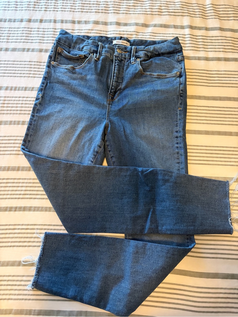 Good American Good Legs Mid Blue Jeans